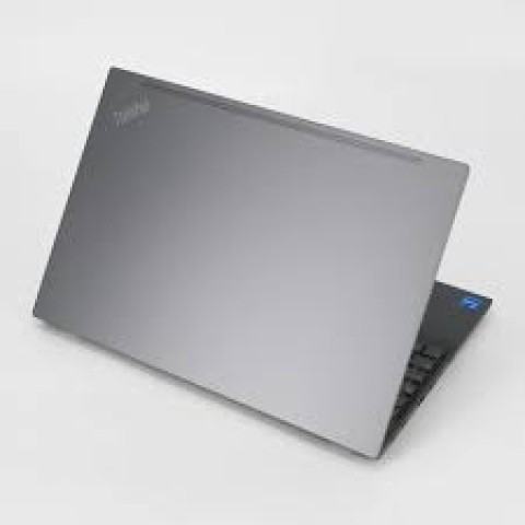 Lenovo ThinkPad P15s Gen2 Workstation - Core i7 11th gen - 16GB Ram - 512GB NVMe SSD - Windows 11